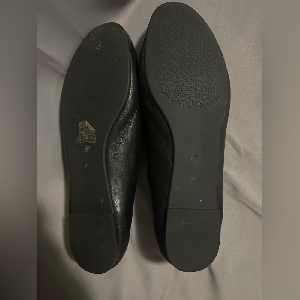 Tory Burch Black Leather Flats with Gold Accents - Picture 4 of 5